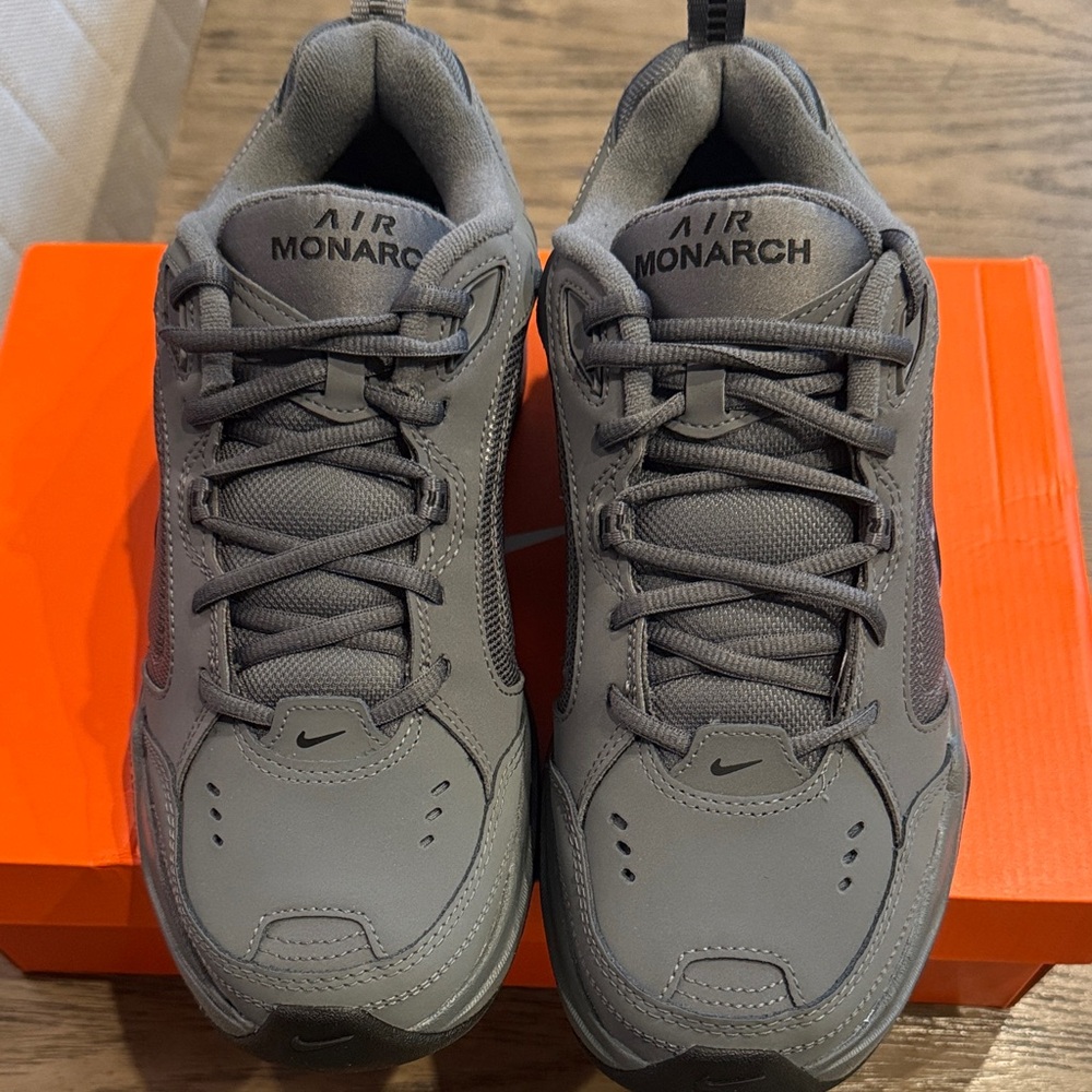 Nike Air Monarch IV Men's Dark Gray Sneakers 9.5 men’s Brand New